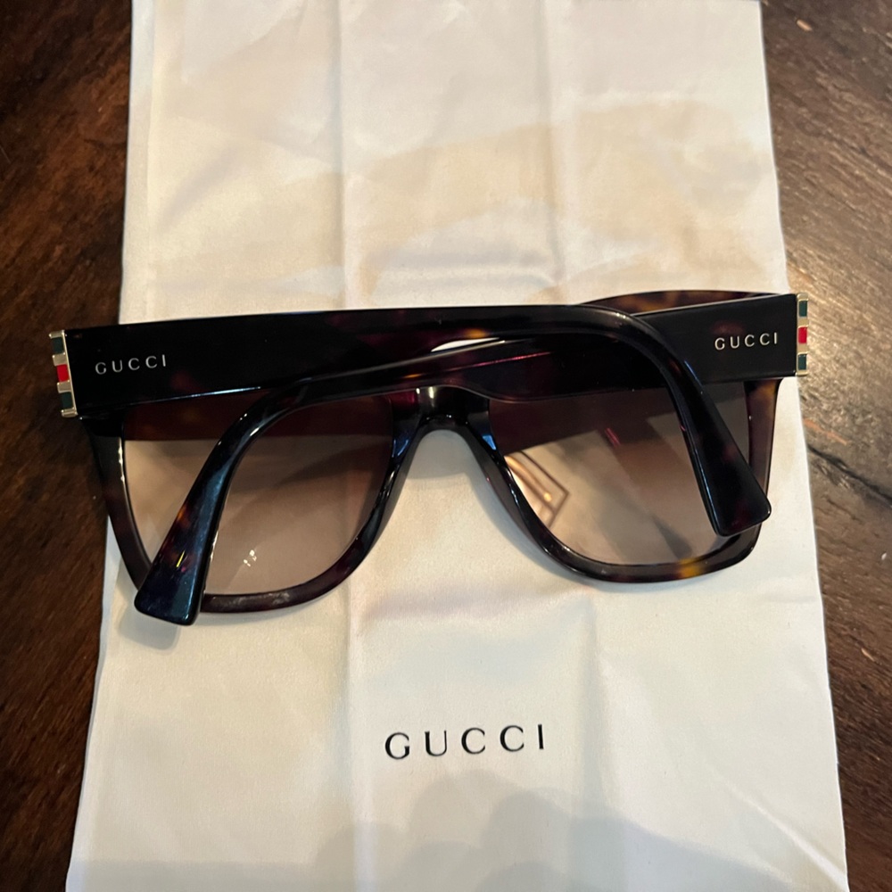 Brand New authentic Gucci sunglasses.
